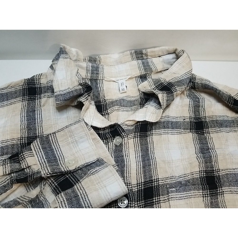 Maurices Womens Plaid Flannel Button Up Shirt Medium Long Sleeve Tan Black